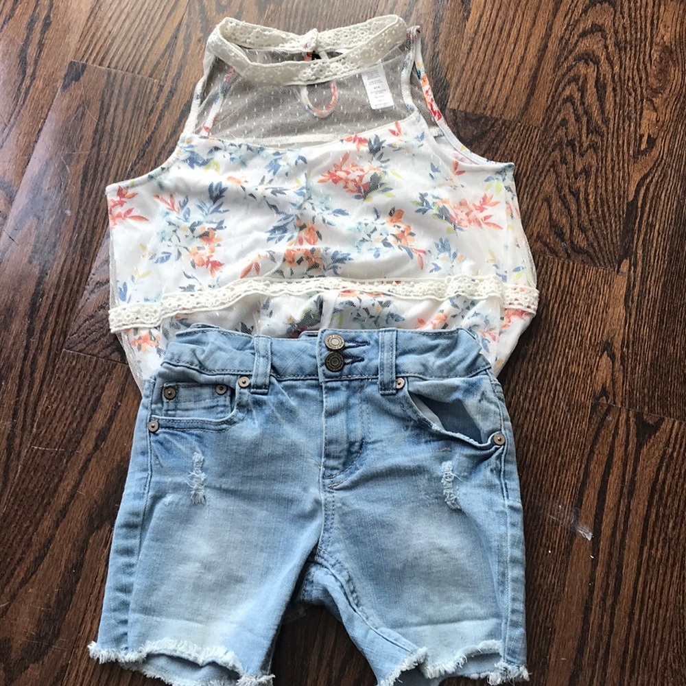 Adorable size 7-8 outfit